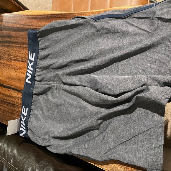 Nike charcoal grey NWT shorts - Picture 3 of 4